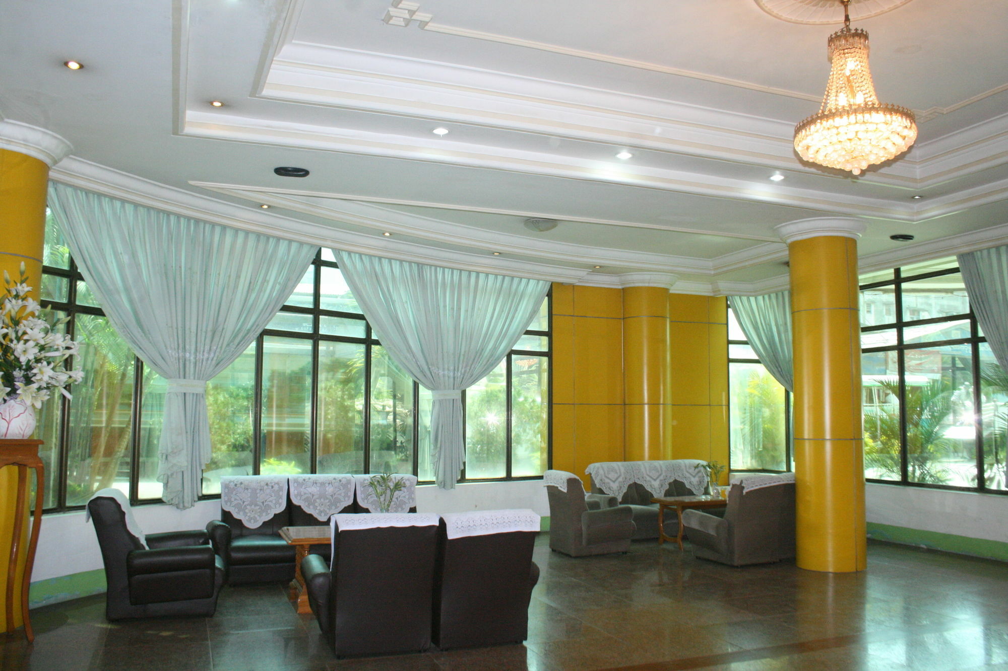 יאנגון Nice Day Hotel מראה חיצוני תמונה